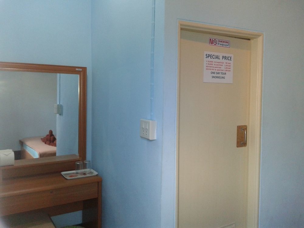 Baan Mook Anda Hostel Koh Lanta Bagian luar foto
