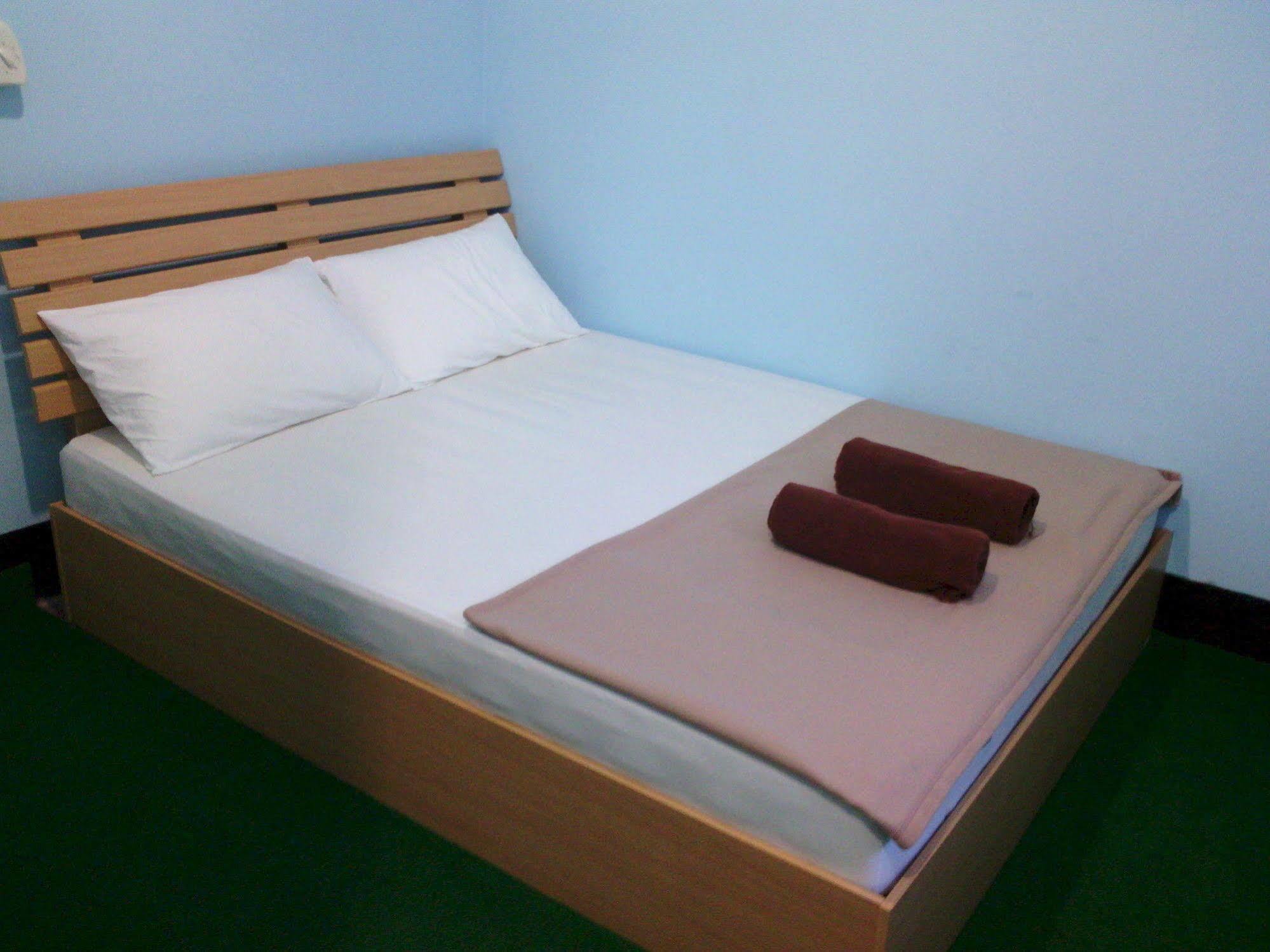 Baan Mook Anda Hostel Koh Lanta Bagian luar foto