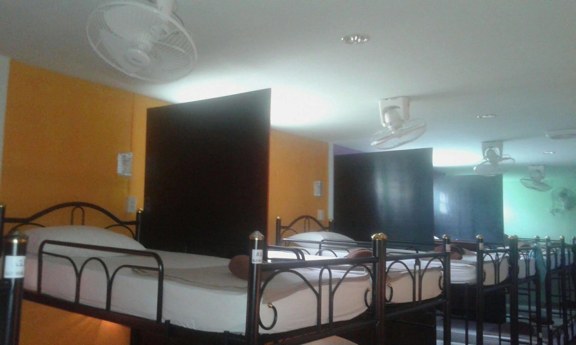 Baan Mook Anda Hostel Koh Lanta Bagian luar foto