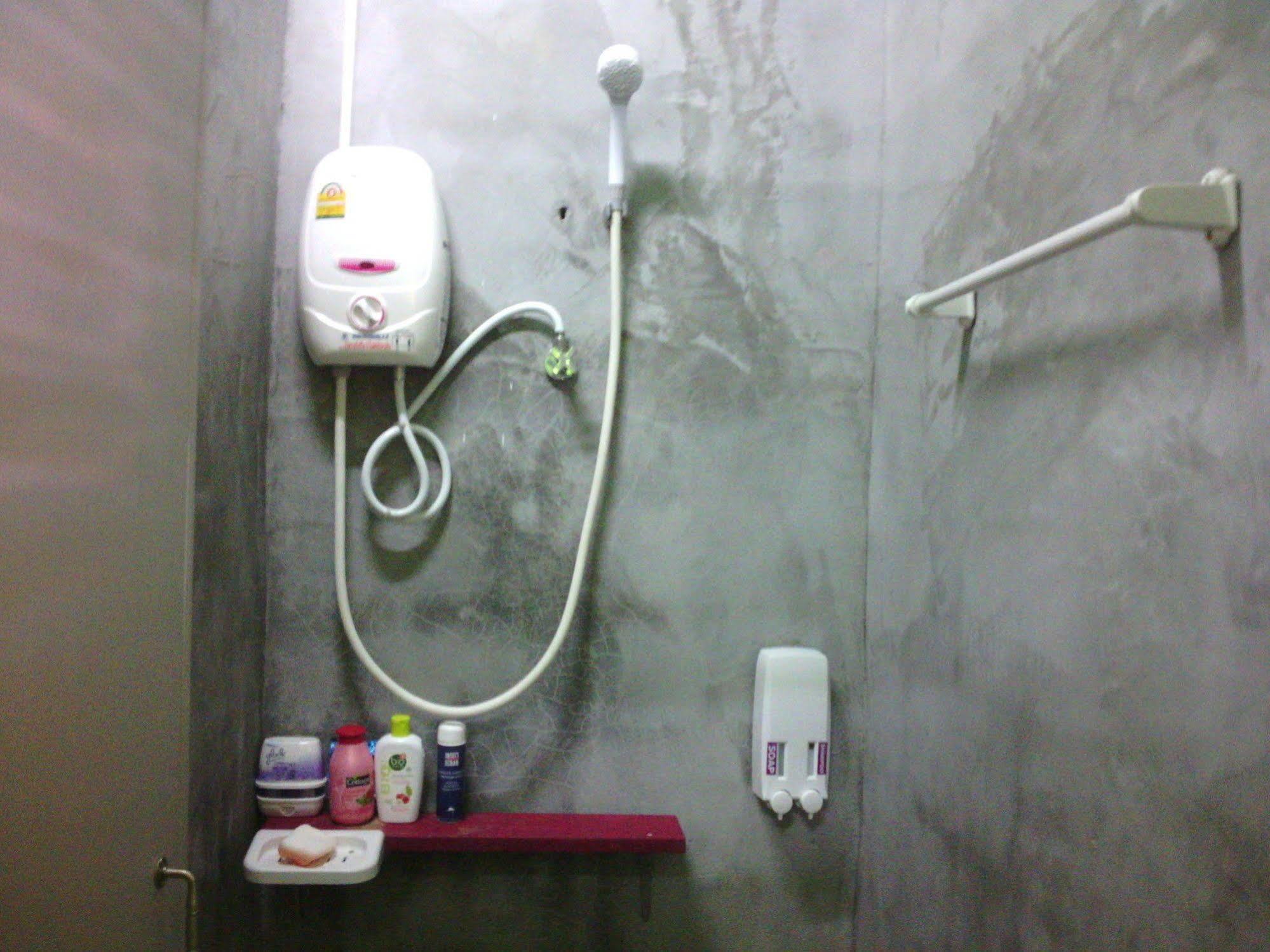 Baan Mook Anda Hostel Koh Lanta Bagian luar foto