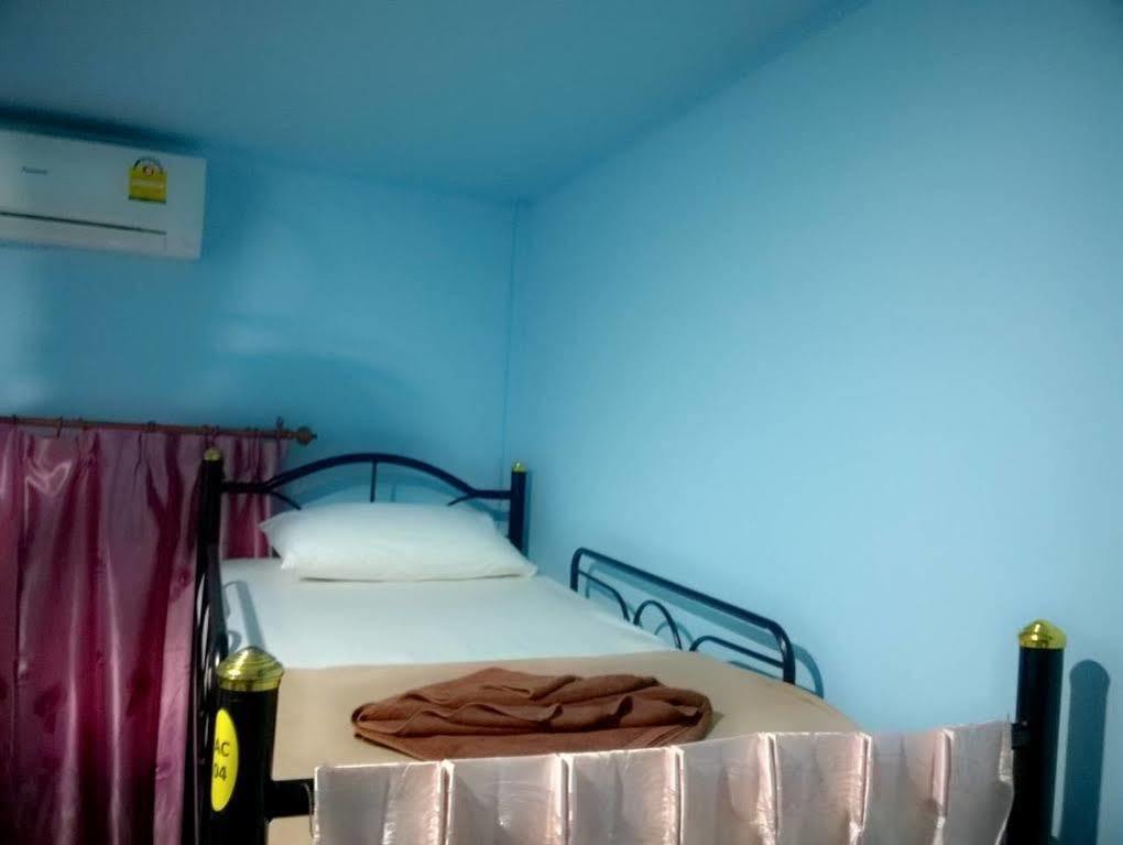 Baan Mook Anda Hostel Koh Lanta Bagian luar foto